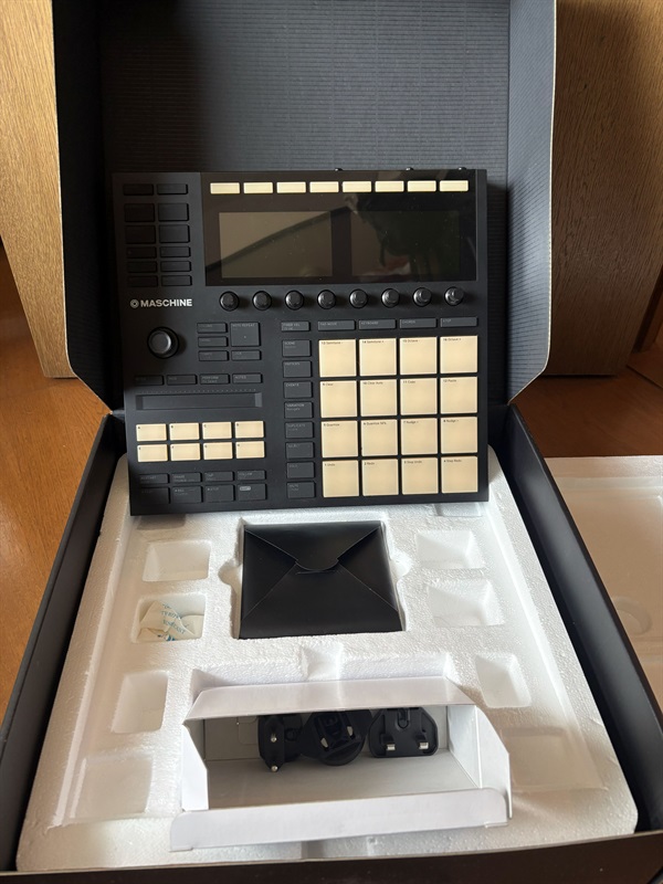 Native Instruments Maschine MK3の画像